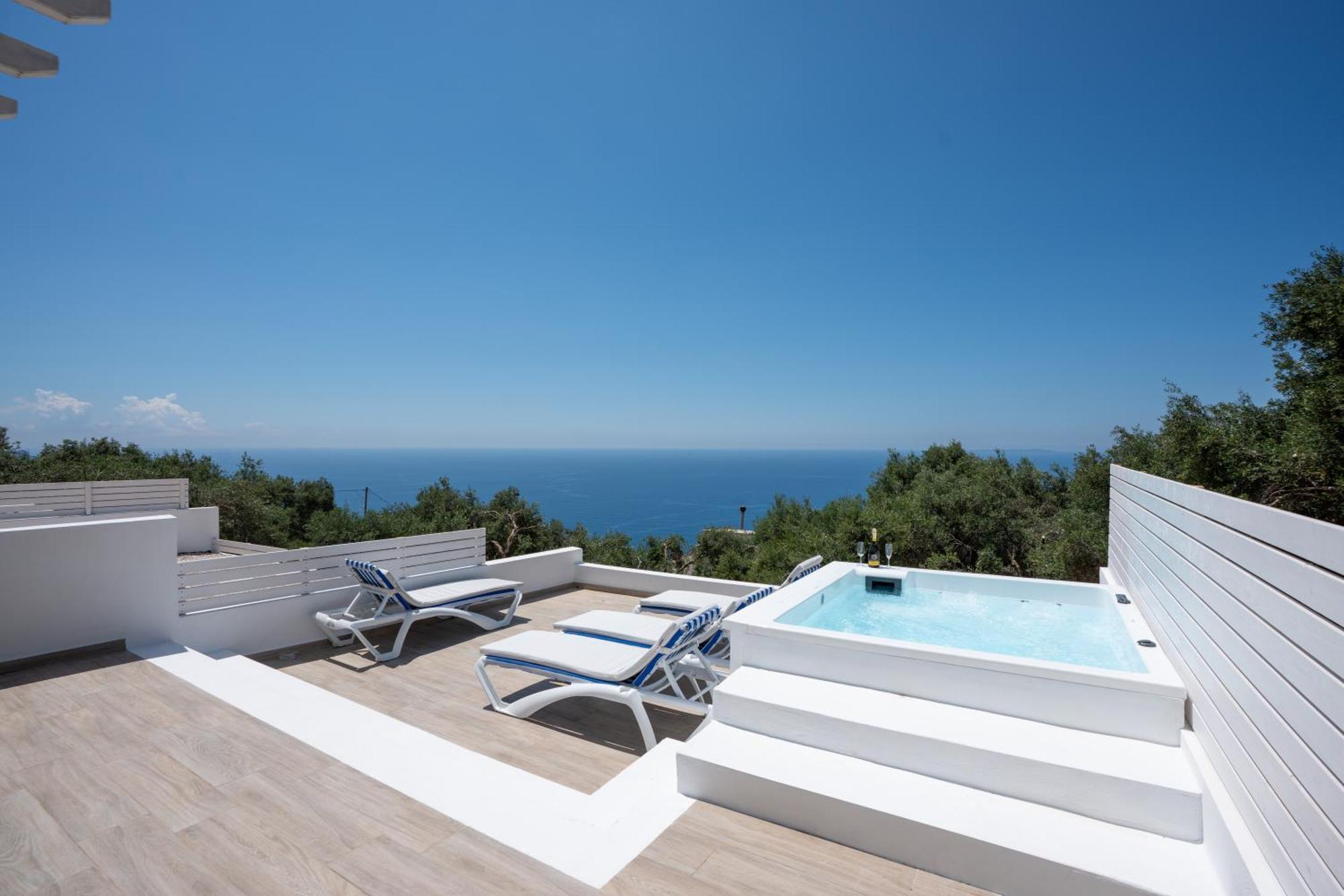 Elaia's Hot Tub & Seaview Holiday home